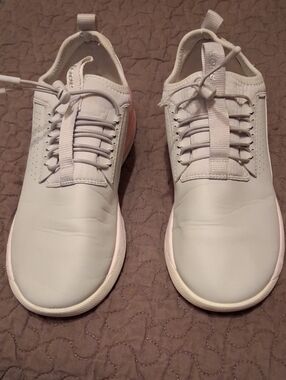 CLOVES  Nurses Shoes Preowned Sz 8.5